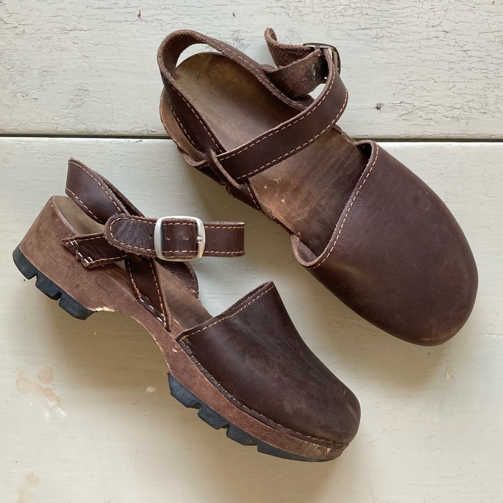 Vintage Brown Leather Clogs